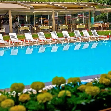 Hotel Gardan *